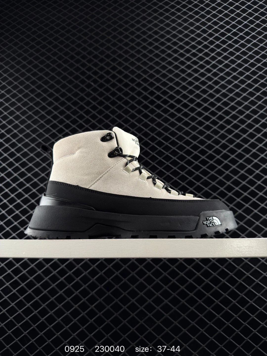 Outdoor High-top Boots Tawny - Gallery Image 1 - Detailed View