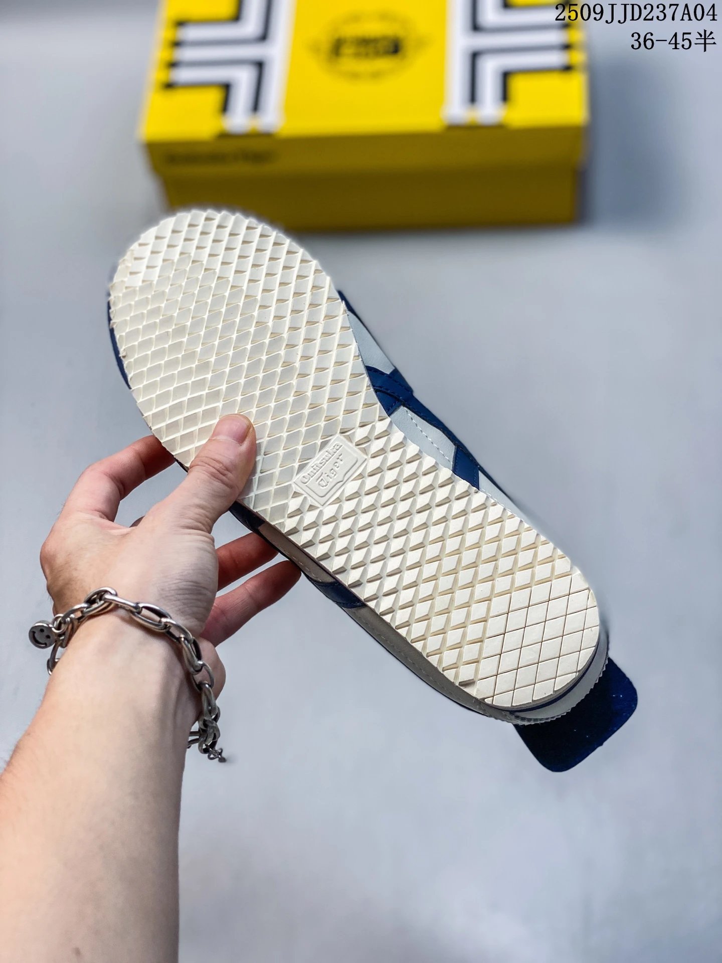 Onitsuka Tiger Mexico 66 Deluxe Ivory Blue - Gallery Image 5 - Detailed View