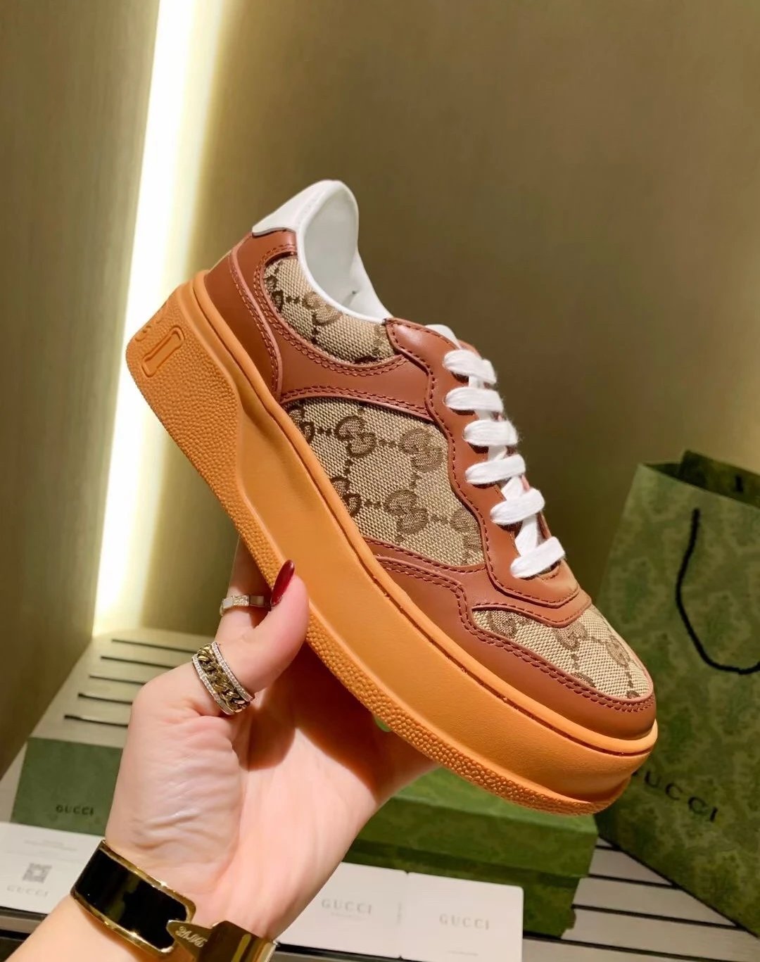 Gucci Casual Sneakers Brown