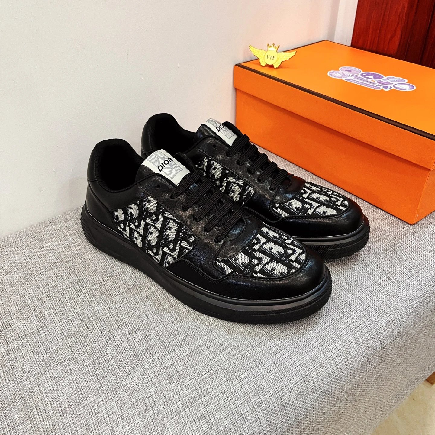 Luxury Leather Low Top Sneakers Black Monochrome - Gallery Image 1 - Detailed View