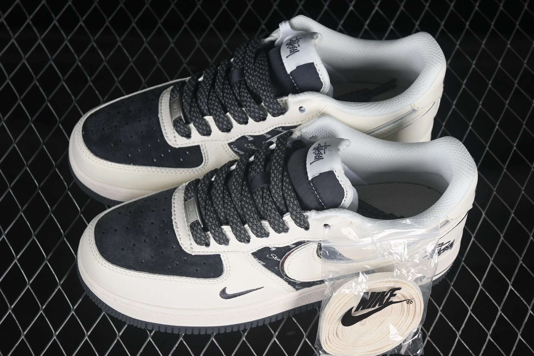 Air Force Low Sneakers Smoky Gray - Gallery Image 5 - Detailed View