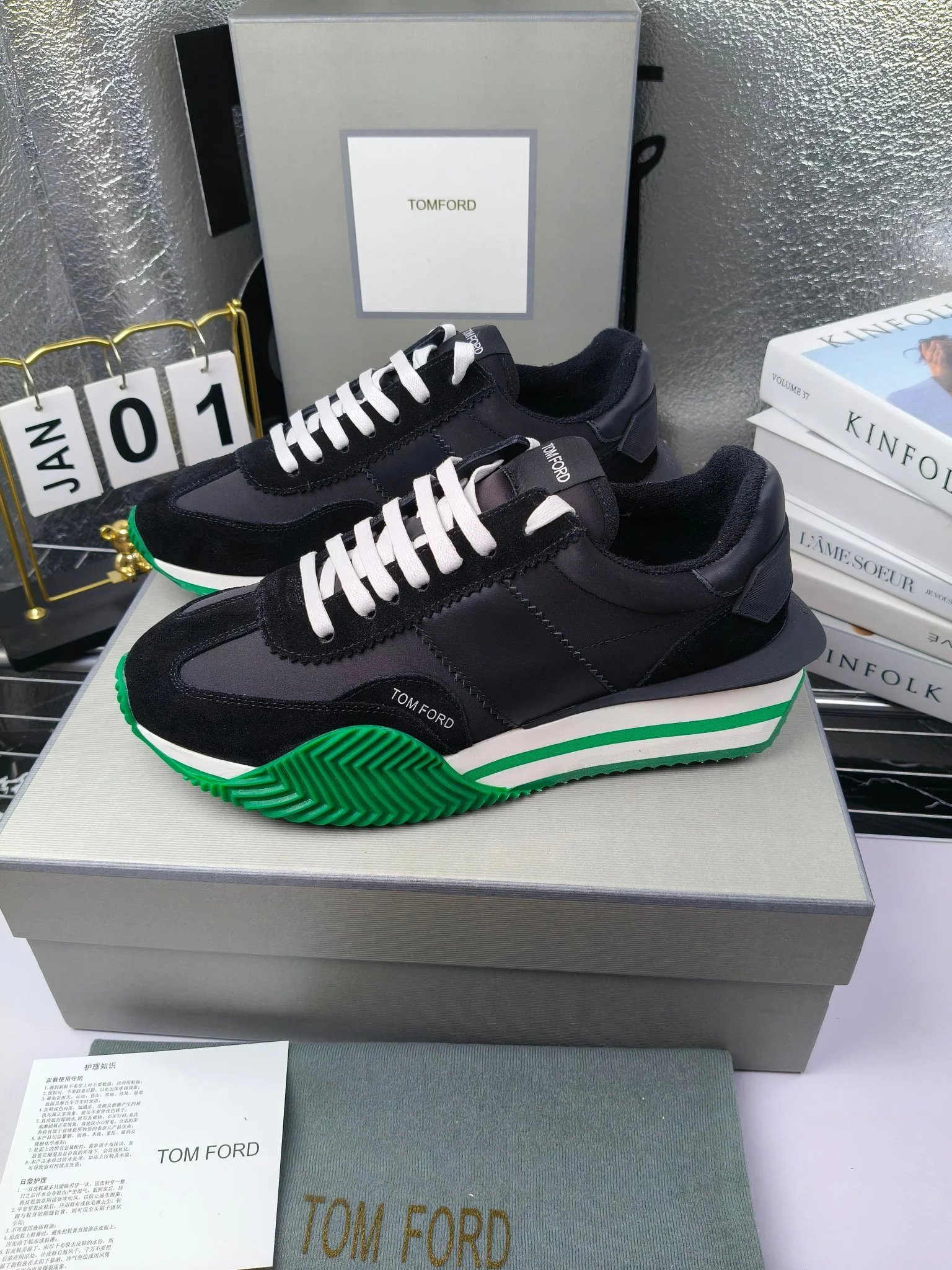Retro Leather Sneakers Green Trim - Gallery Image 2 - Detailed View