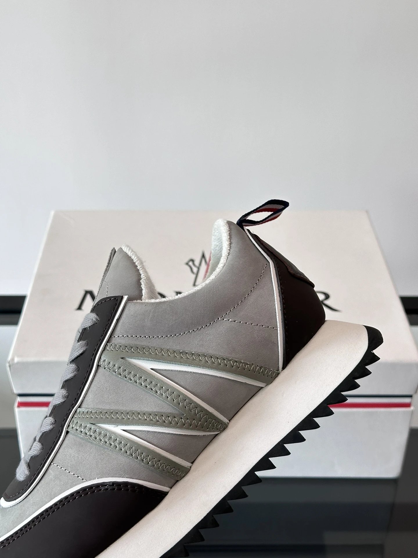 Moncler Pacey Sneakers Grey Black - Gallery Image 7 - Detailed View