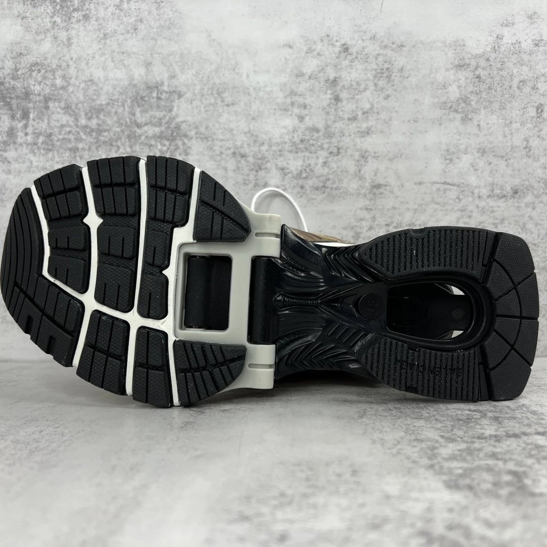 Retro Mesh X-Pander Dad Sneakers Spring Heel Beige - Gallery Image 8 - Detailed View