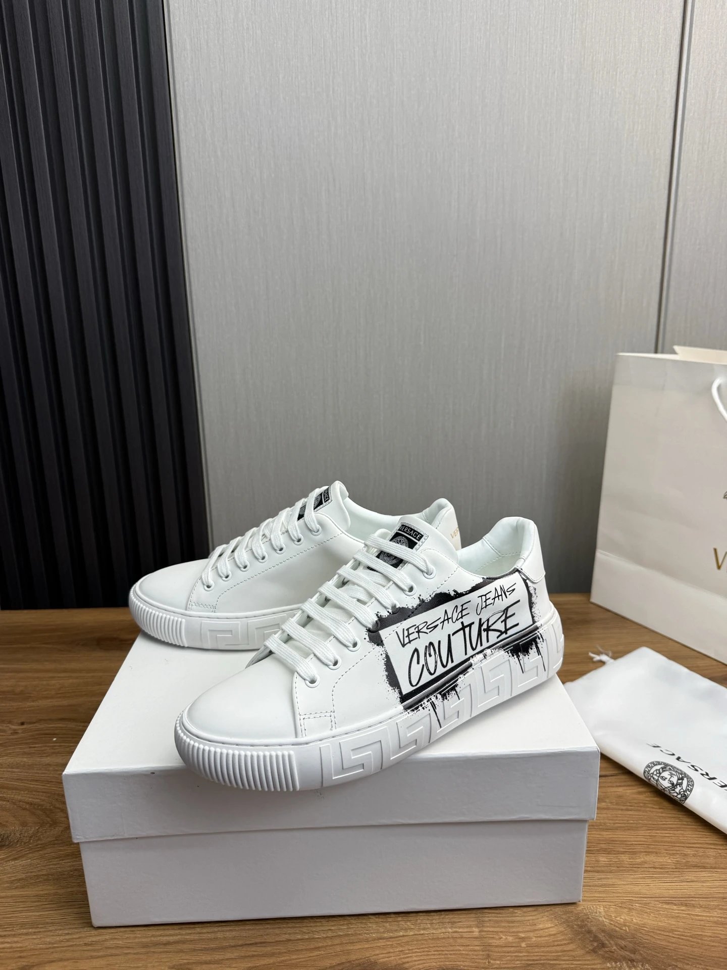 Unisex Leather Low Top Sneakers Casual Style Ivory - Gallery Image 3 - Detailed View