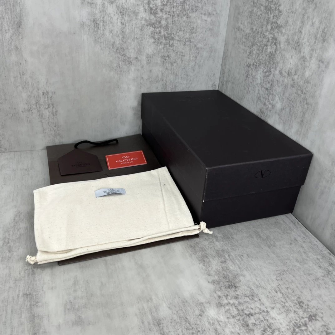 Chunky Leather Sneakers Autumn Jet Black - Gallery Image 9 - Detailed View