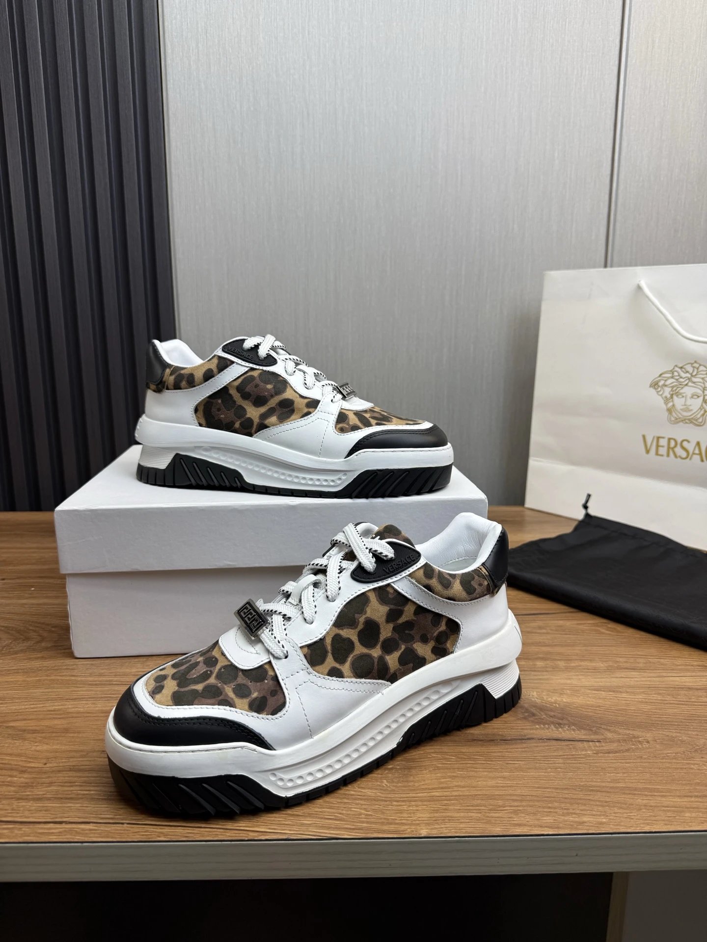 Luxury Leather Sneakers Leopard - Gallery Image 4 - Detailed View