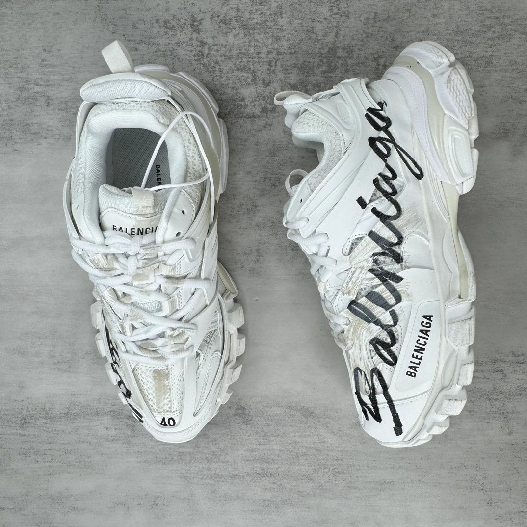 Vintage Runner Mesh Leather Sneakers Graffiti White - Gallery Image 3 - Detailed View