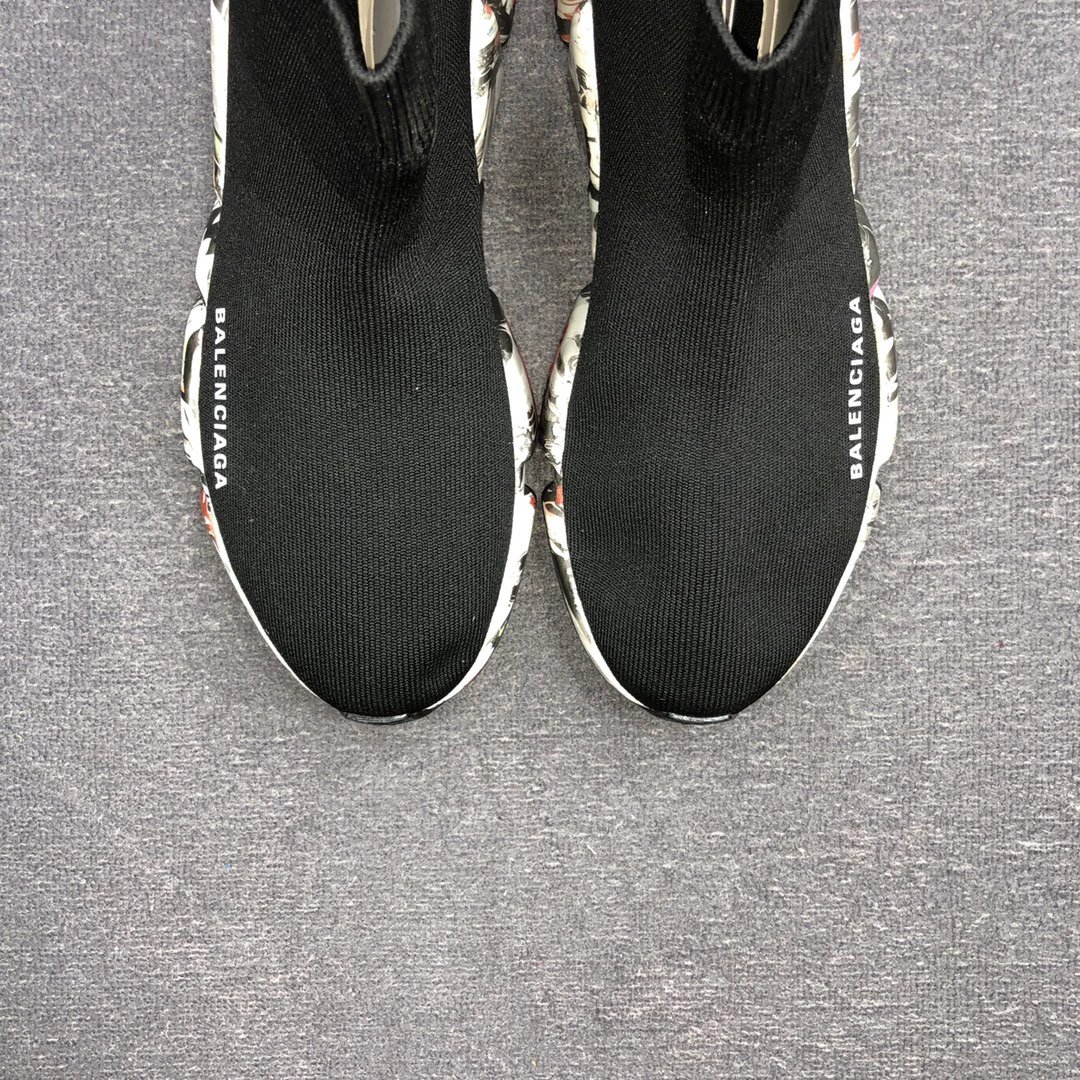 Unisex Knit Sock Sneakers with Patterned Sole in Onyx Black - Gallery Image 7 - Detailed View