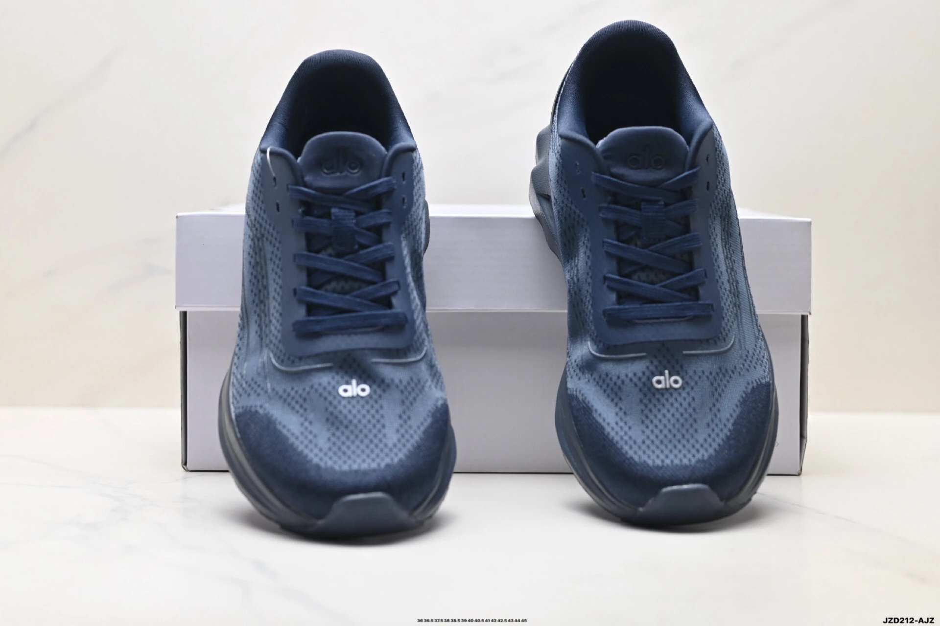Alo Yoga Alo Runner Sneakers Navy - Gallery Image 7 - Detailed View