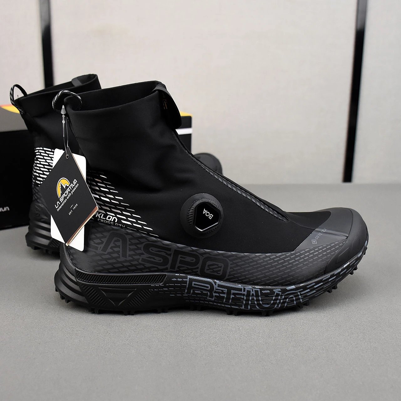 La Sportiva Equilibrium ST GTX Black - High Quality Product Image - Cnfans