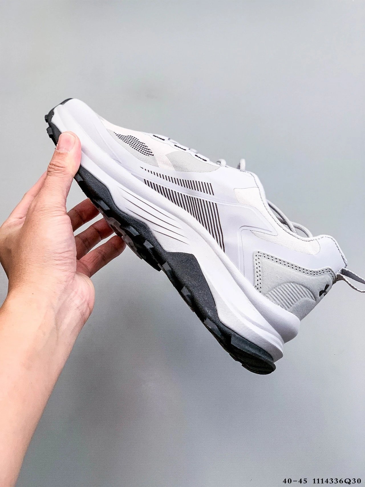 Trail Running Sneakers Shock Absorb Grip Mist Grey - Gallery Image 3 - Detailed View