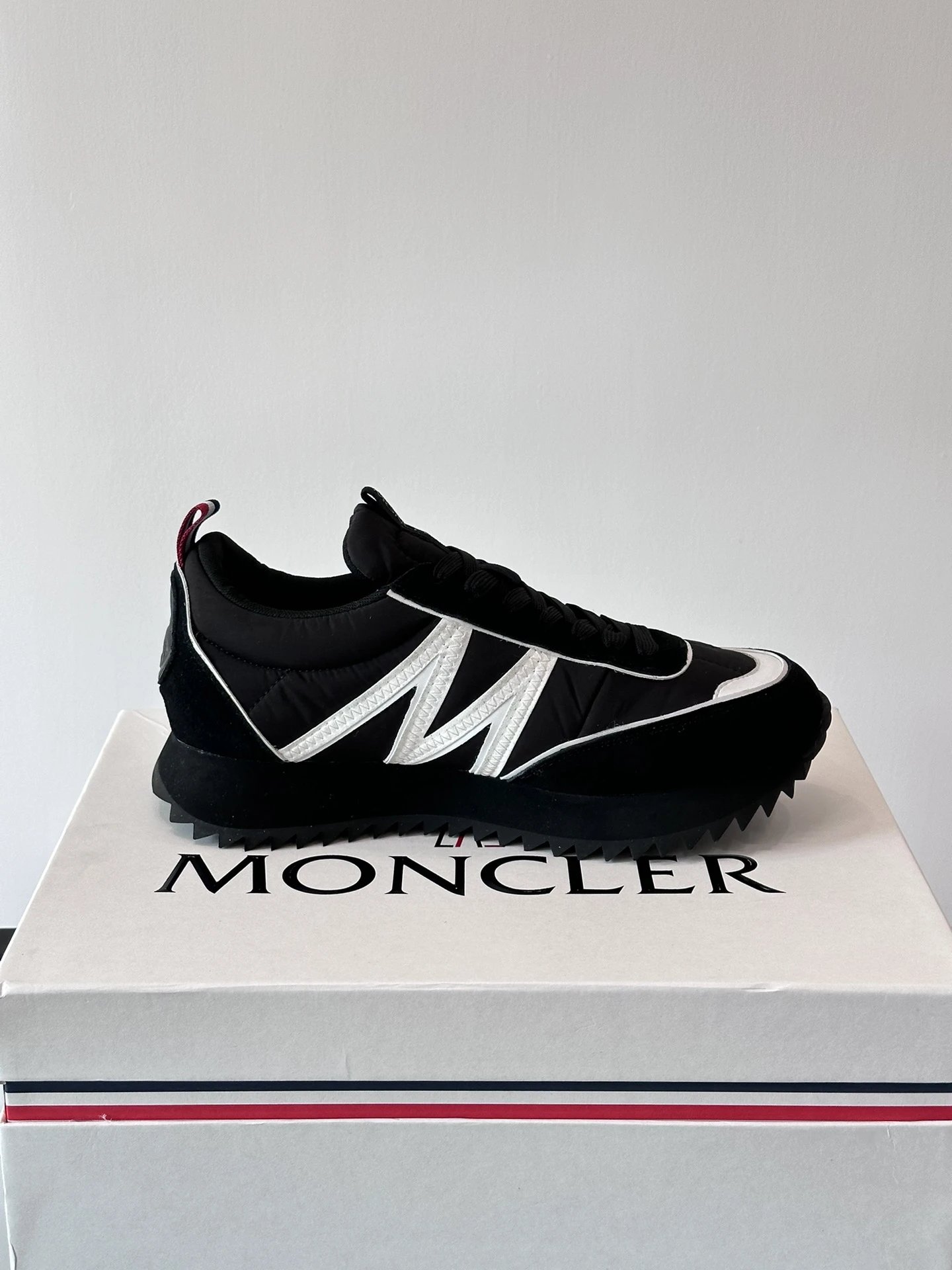 Moncler Pacey Sneakers Black White - High Quality Product Image - Cnfans