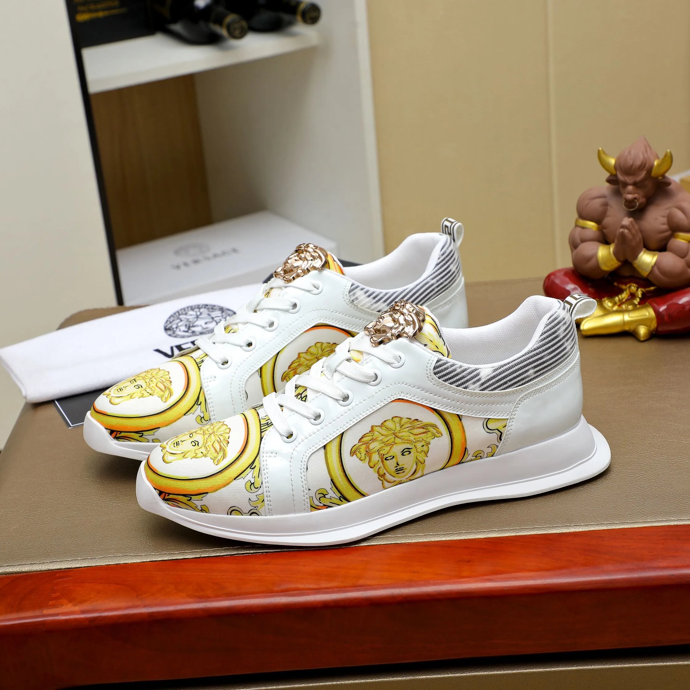 Luxury Lambskin Sneakers Baroque Gold - Gallery Image 3 - Detailed View