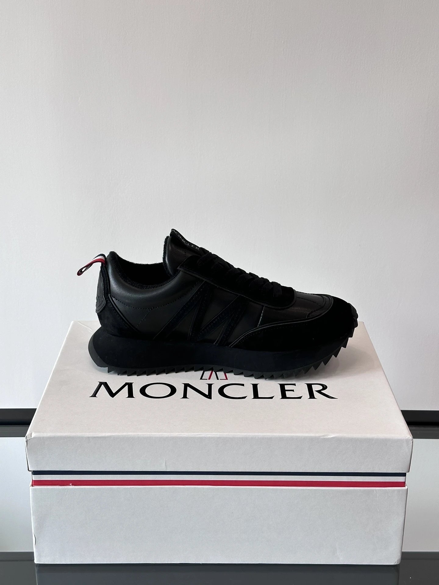 Moncler Pacey Sneakers Black - High Quality Product Image - Cnfans