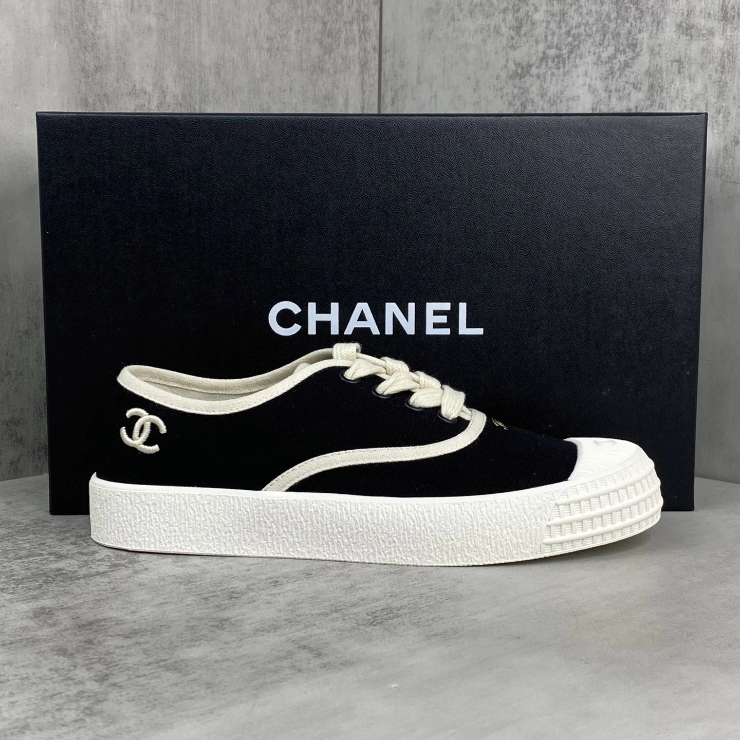 Vintage Canvas Low Top Sneakers with Ivory Black Trim - Gallery Image 1 - Detailed View