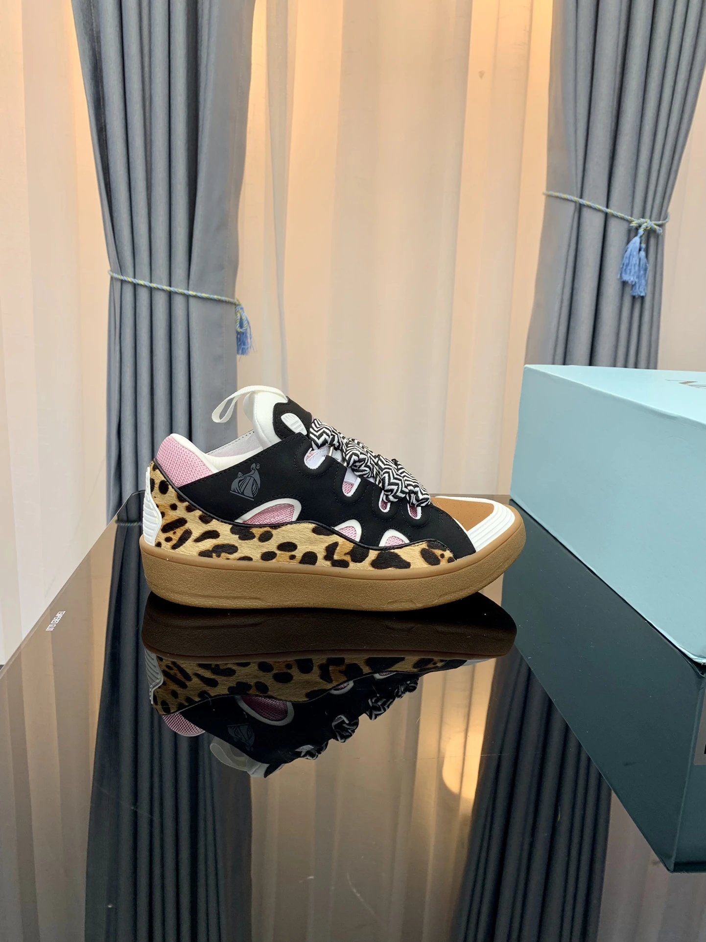 Lanvin Casual Sneakers Pink Black - Gallery Image 5 - Detailed View