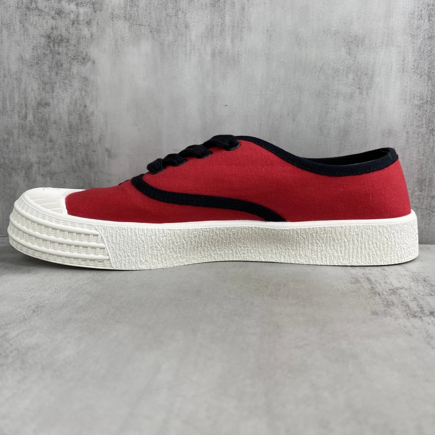 Vintage Canvas Low Top Sneakers with Rubber Sole Crimson Red - Gallery Image 7 - Detailed View