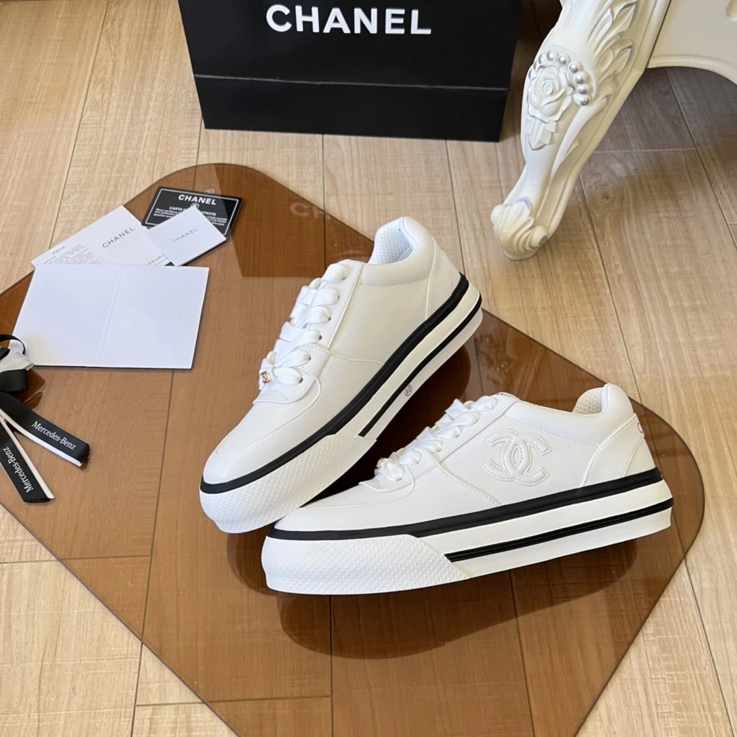 Chanel White Low-Top Sneakers - Gallery Image 2 - Detailed View