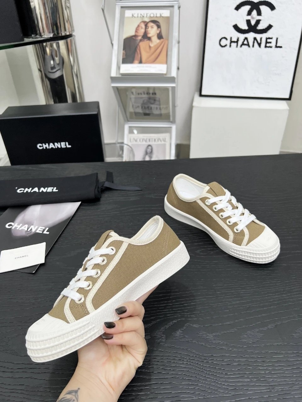 Chanel Vintage Sneakers Brown - Gallery Image 7 - Detailed View