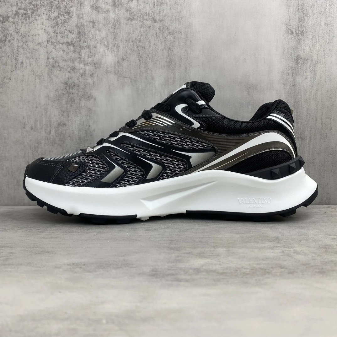 Chunky Leather Platform Sneakers Noir - Gallery Image 7 - Detailed View