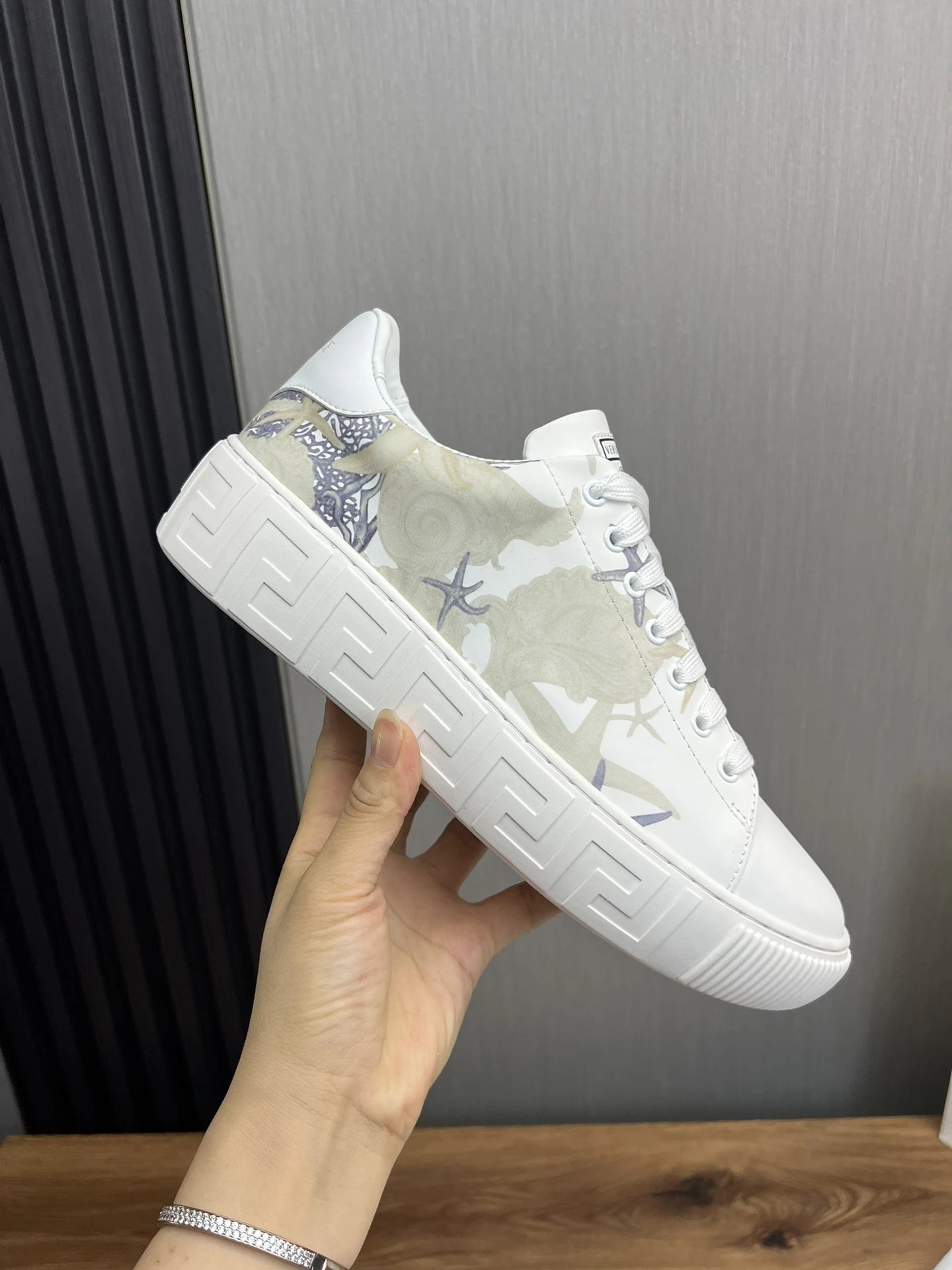 Luxury Leather Low Top Sneakers Ivory White - Gallery Image 7 - Detailed View