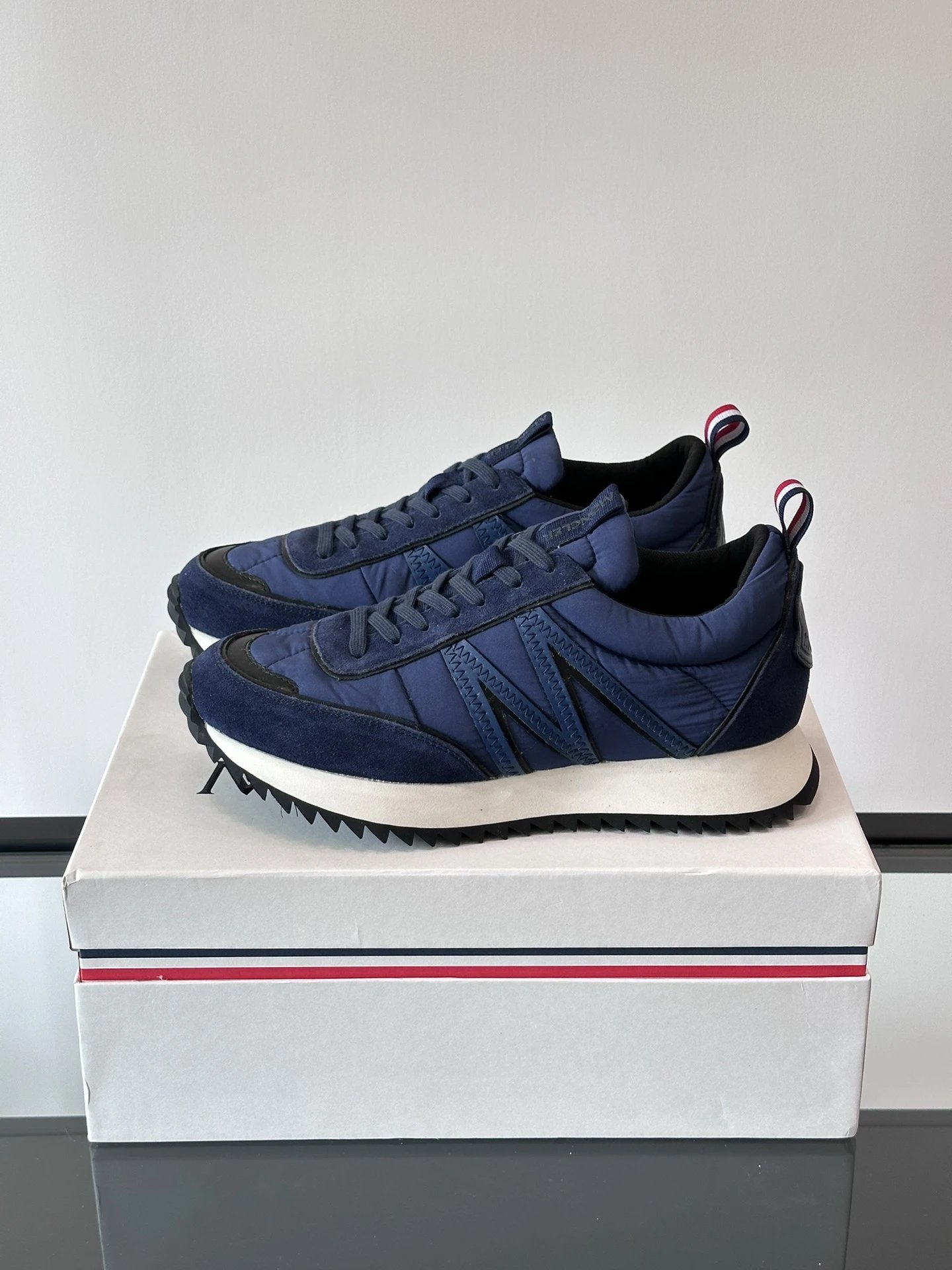 Moncler Pacey Sneakers Blue - Gallery Image 4 - Detailed View