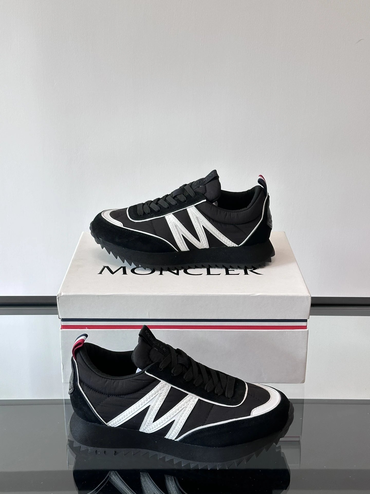 Moncler Pacey Sneakers Black White - Gallery Image 5 - Detailed View