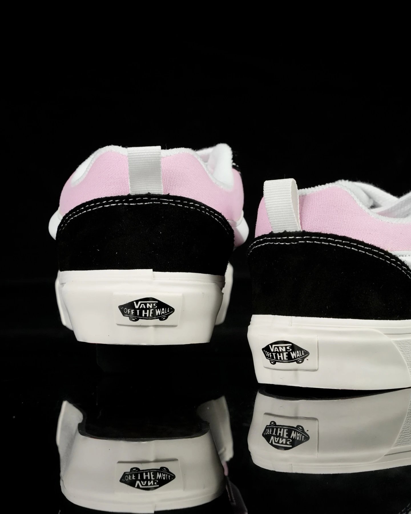 Retro Chunky Skate Sneakers Pink Noir - Gallery Image 8 - Detailed View