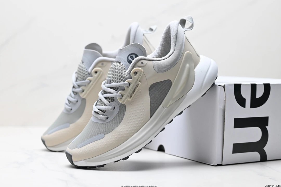 Lululemon Blissfeel Sneakers Black White - Gallery Image 3 - Detailed View