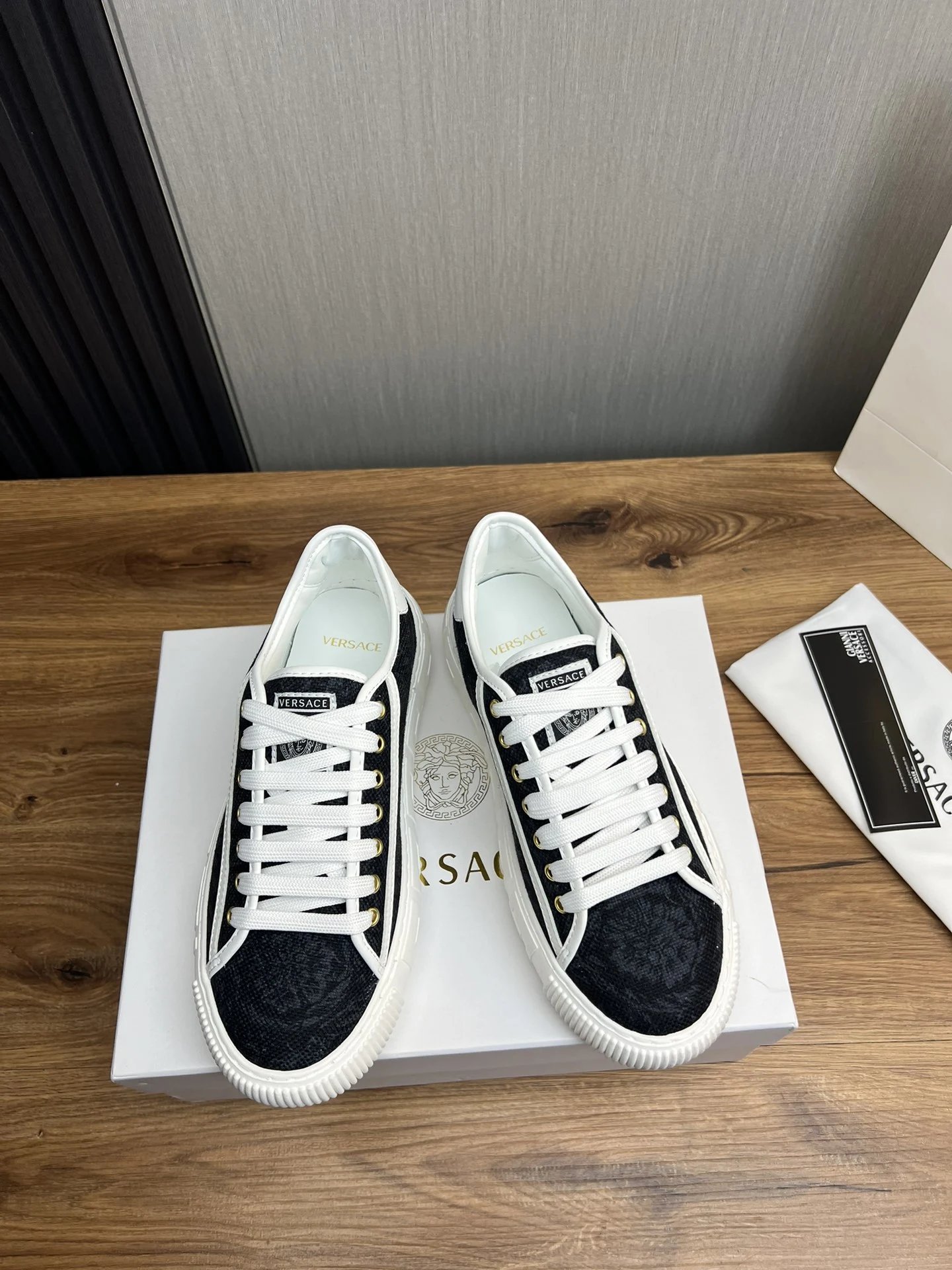 Luxury Leather Low Top Sneaker Ebony Black - Gallery Image 3 - Detailed View