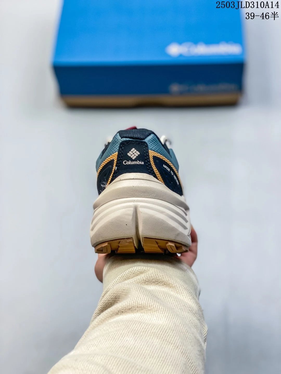 Trail Running Hiking Shoes Waterproof Breathable Sandstone - Gallery Image 4 - Detailed View