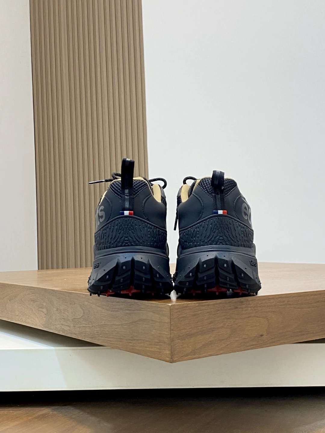 Moncler Trailgrip Amoeba Salehe Bembury Sneakers Black - Gallery Image 8 - Detailed View