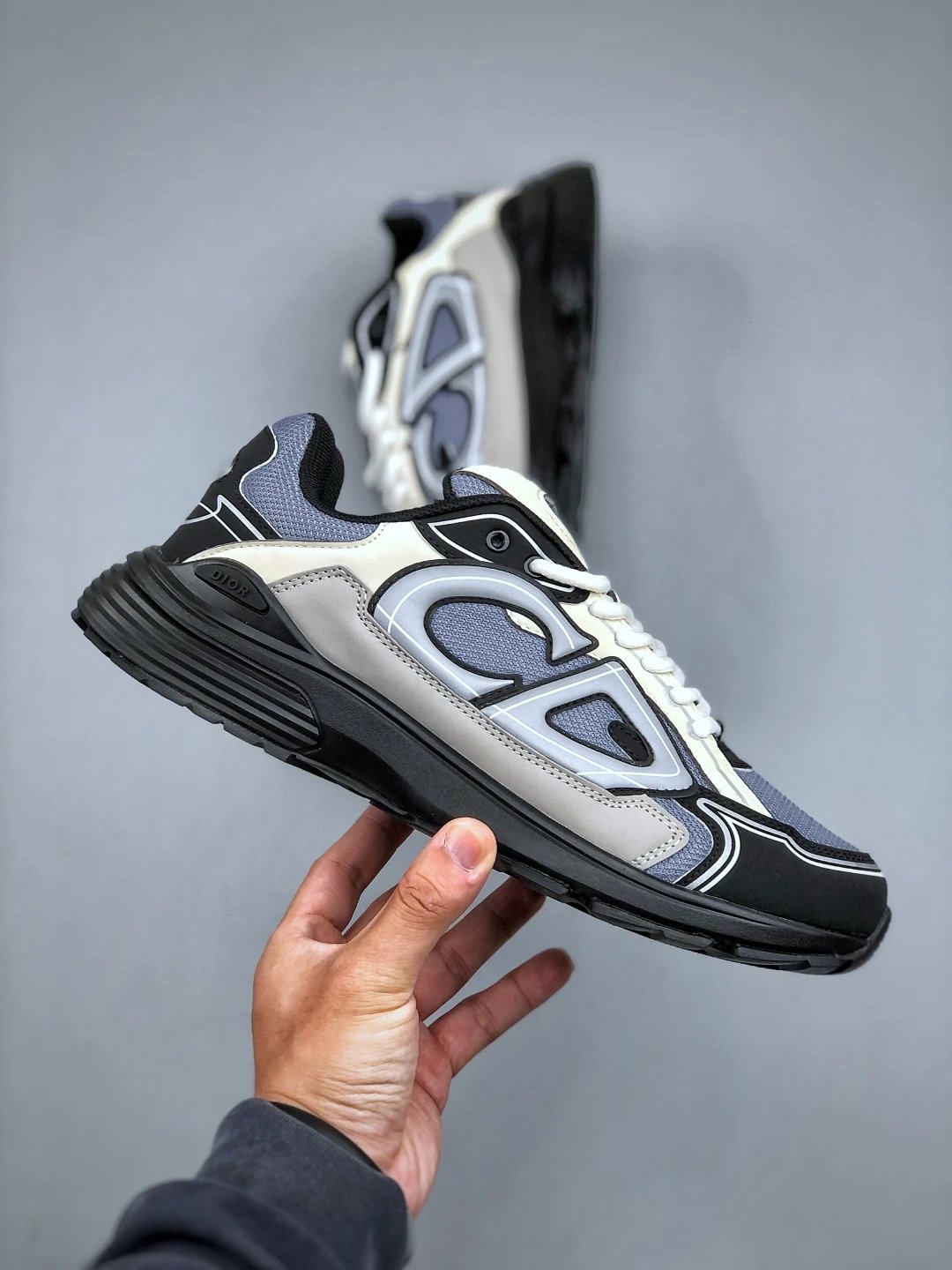 Dad Sneakers Athletic Stone B30 in Charcoal - Gallery Image 4 - Detailed View