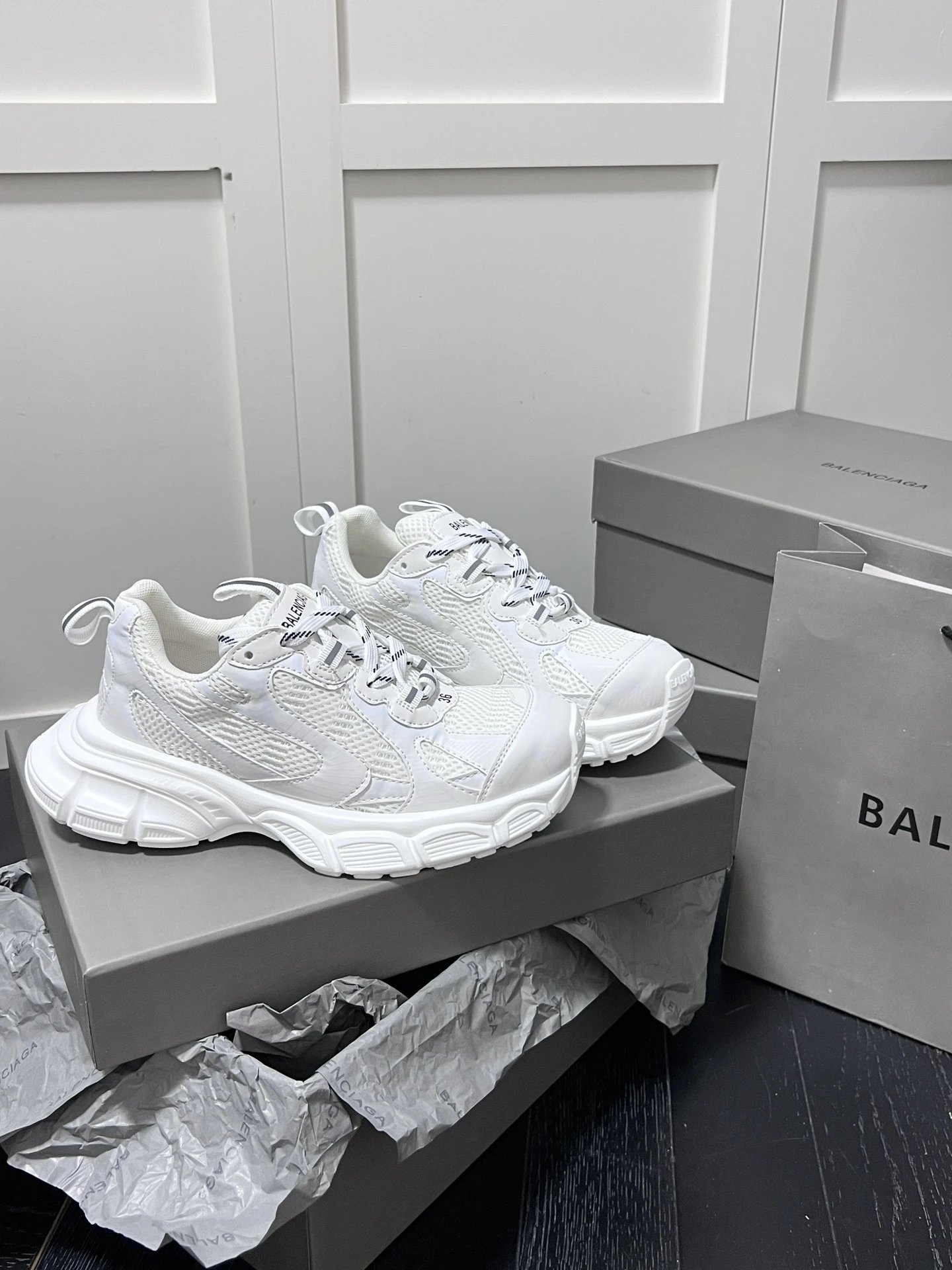 Chunky Dad Sneakers Leather Mesh Retro Sport Shoes Ivory - Gallery Image 5 - Detailed View