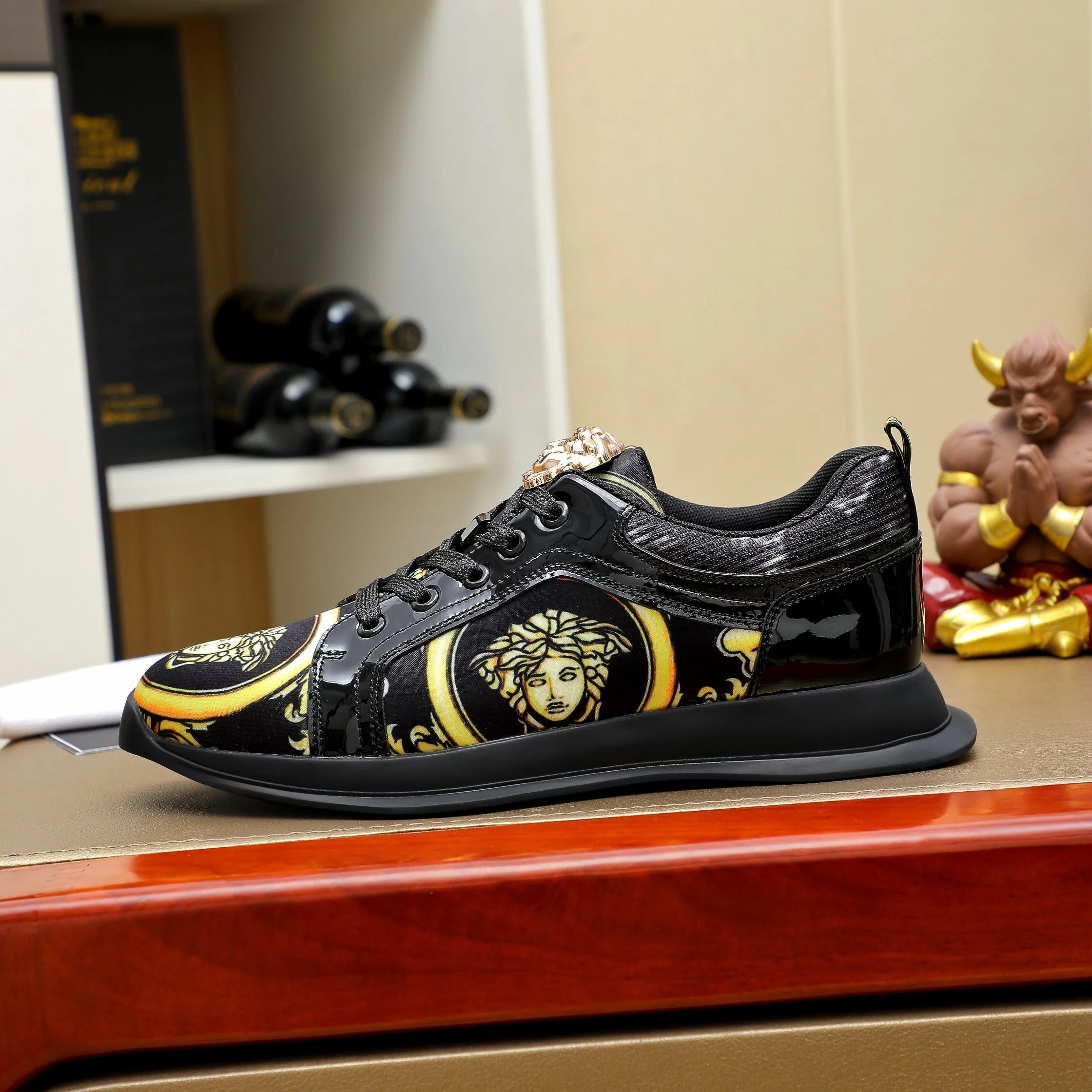 Luxury Leather Low Top Sneakers Baroque Black Gold - Versace - Cnfans - $52.26