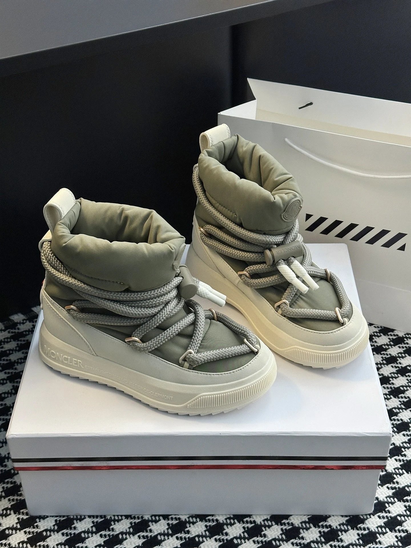 Moncler Altive Mid Boots Olive green - Gallery Image 3 - Detailed View