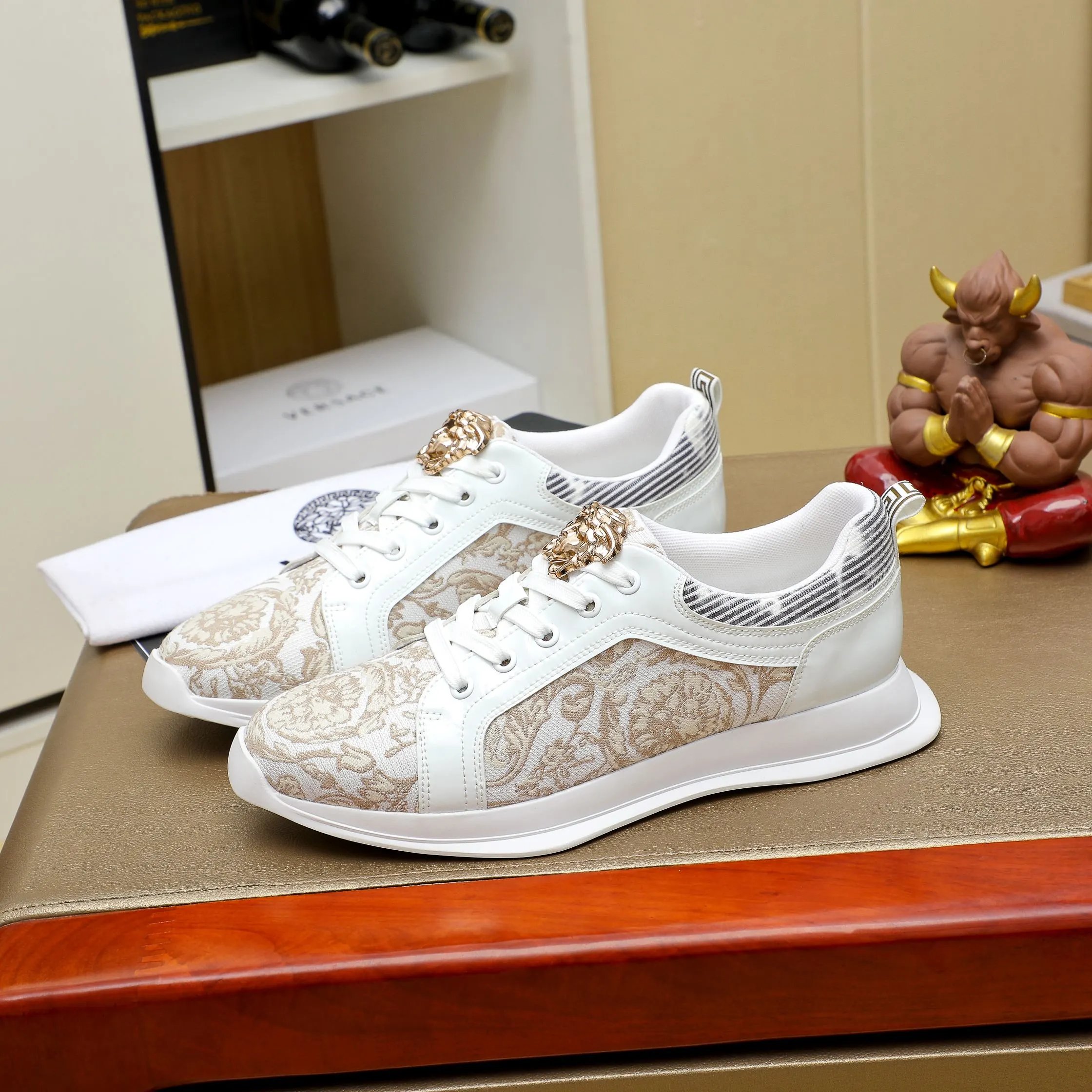 Luxury Jacquard Leather Sneakers for Men Ivory Beige - Gallery Image 3 - Detailed View