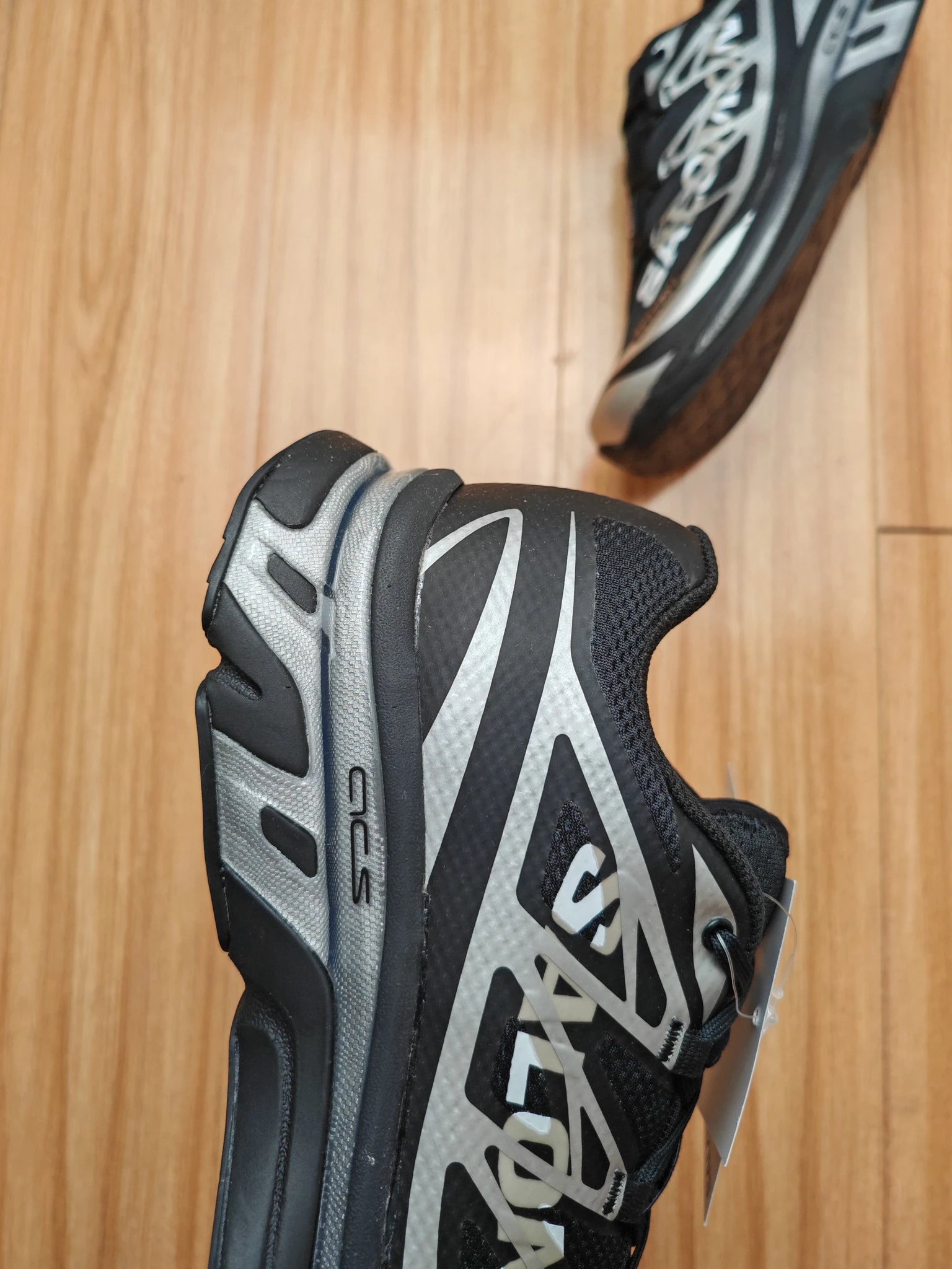 MM6 x Salomon Sctur 2 Sneakers Black Silver - Gallery Image 7 - Detailed View