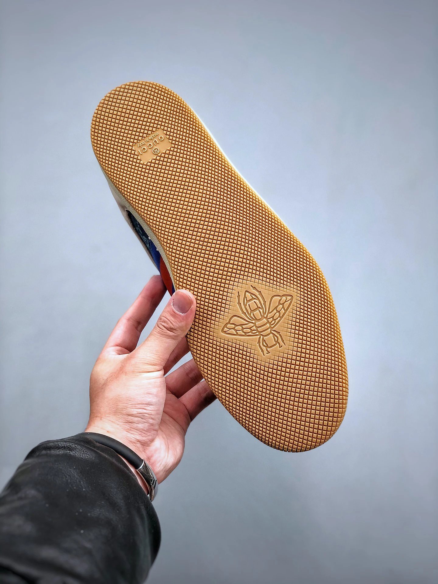 Gucci Distressed Screener Beige Sneaker Blue Red - Gallery Image 8 - Detailed View