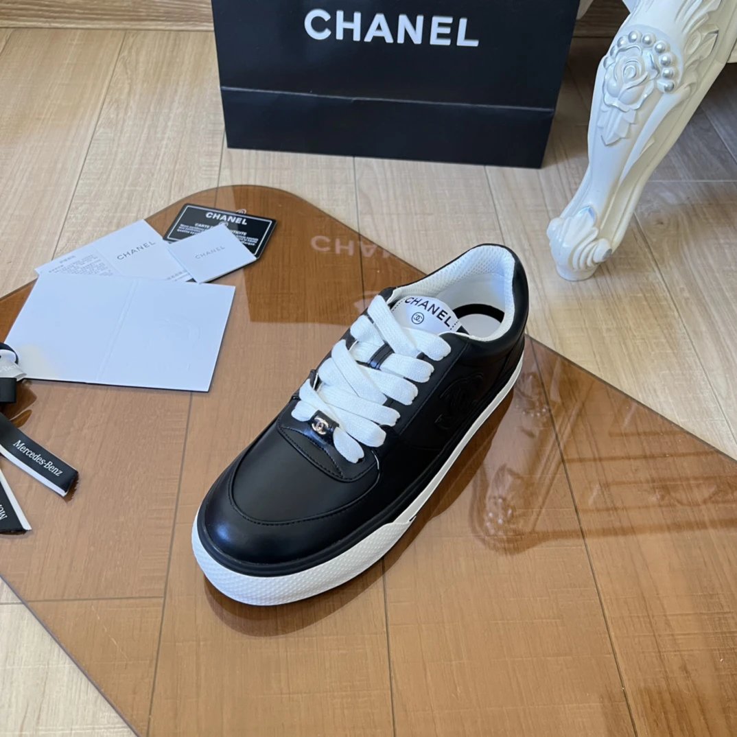 Chanel Low Sneakers Black - Gallery Image 6 - Detailed View