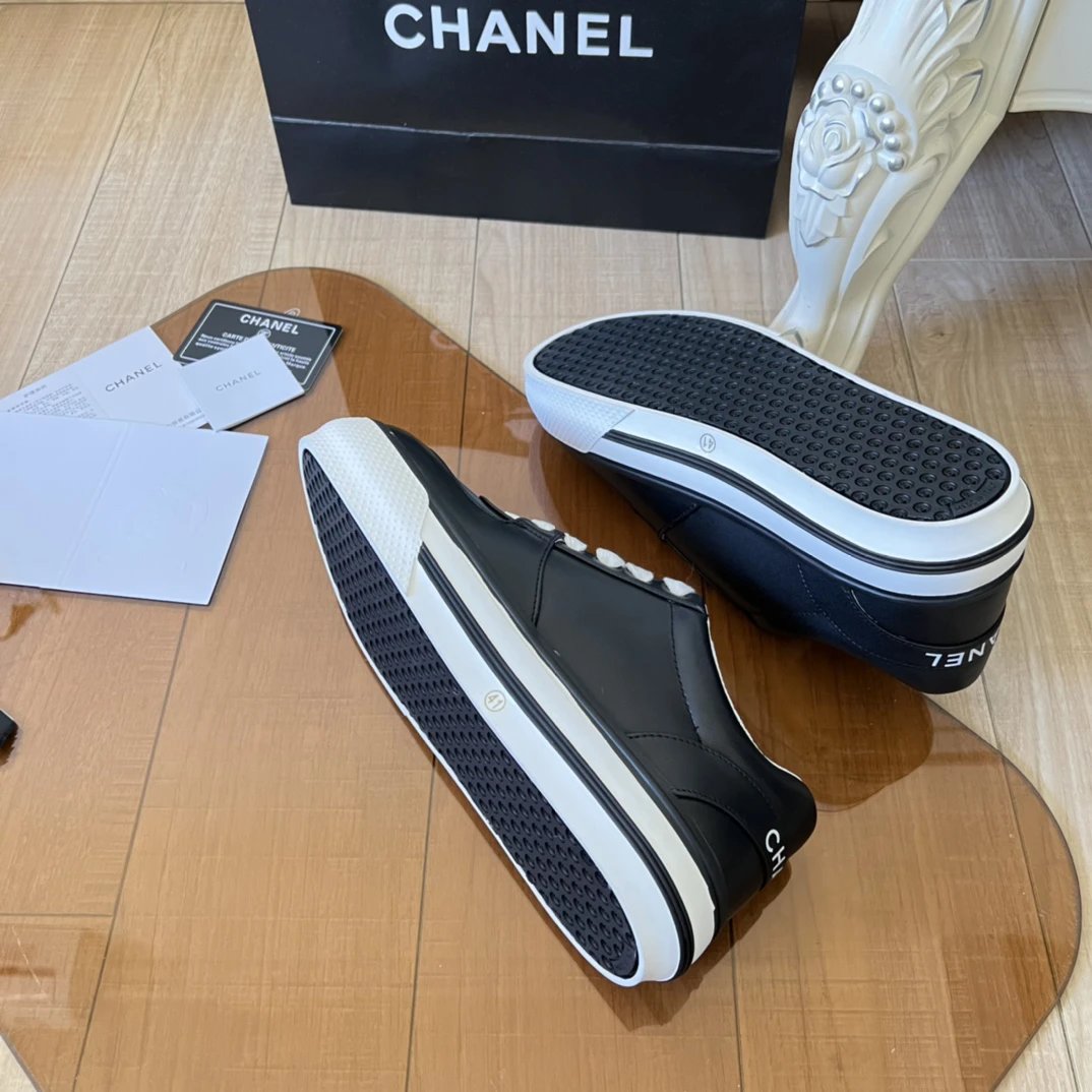 Chanel Low Sneakers Black - Gallery Image 9 - Detailed View