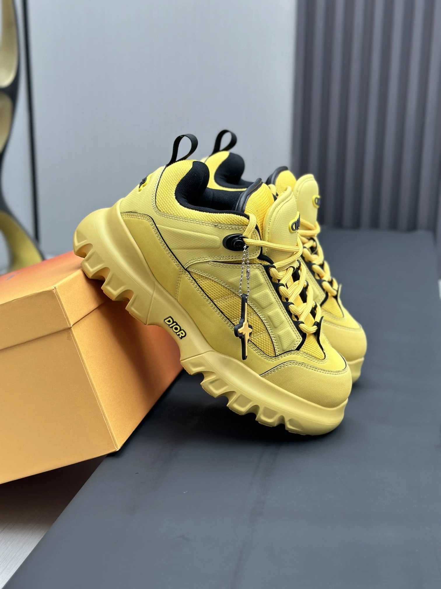 Dior x Levis Hamilton Sneakers Yellow - Gallery Image 5 - Detailed View
