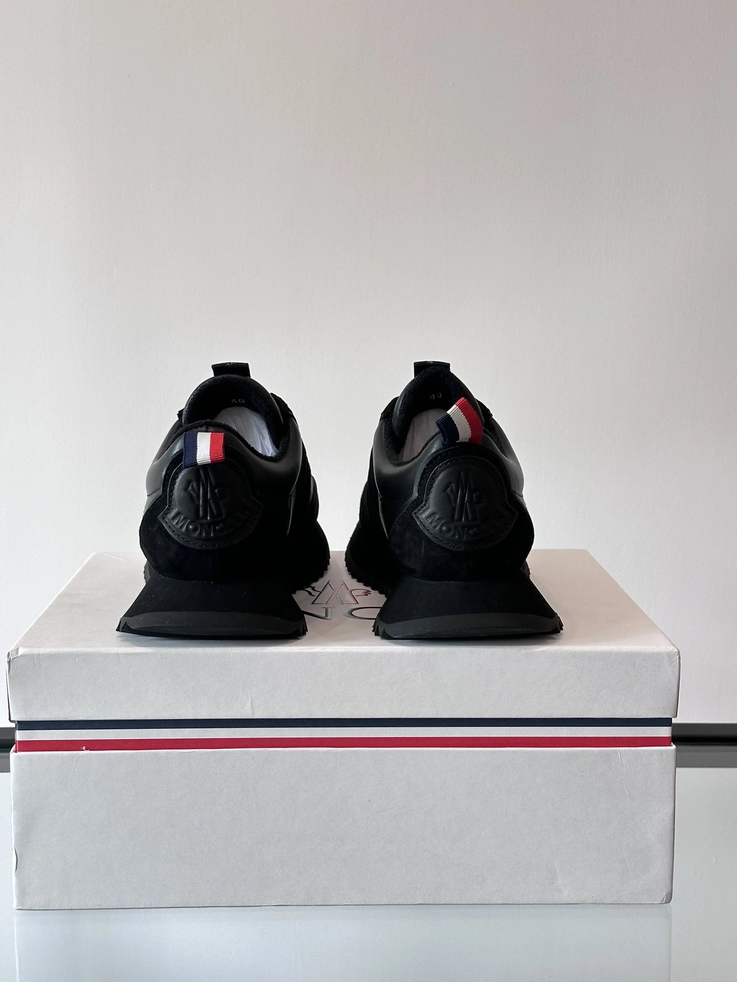 Moncler Pacey Sneakers Black - Gallery Image 7 - Detailed View