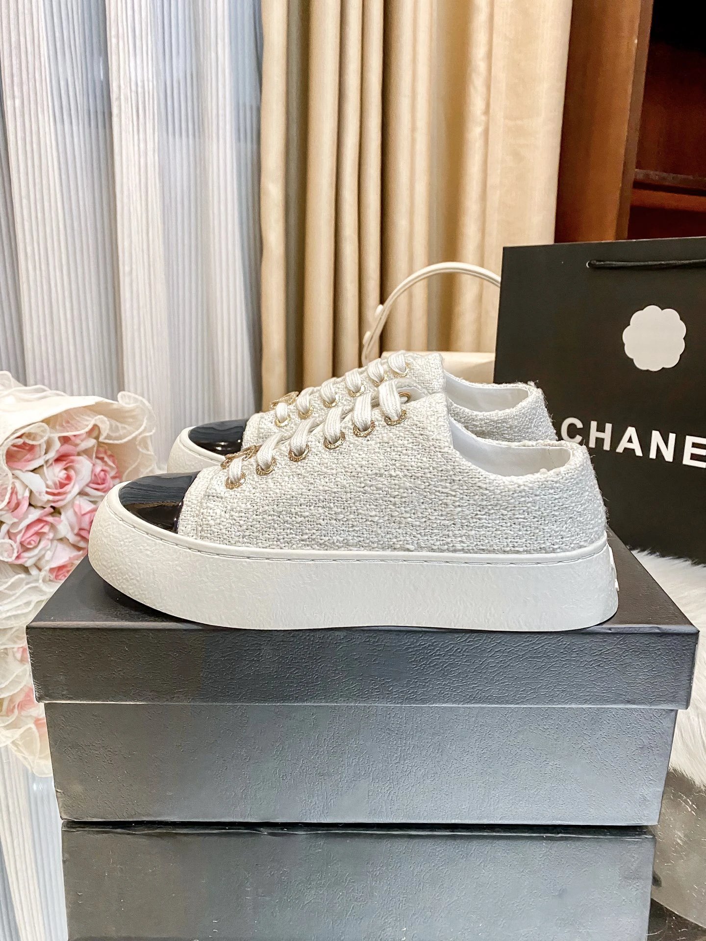 Chanel Tweed Platform Sneakers White - Gallery Image 8 - Detailed View