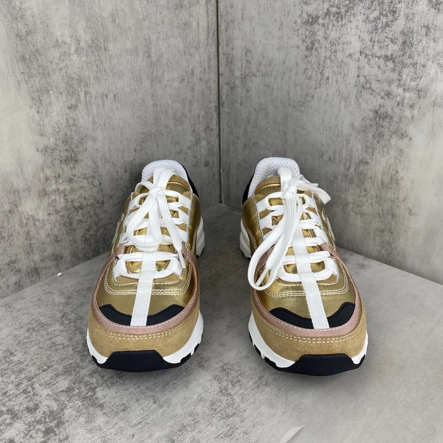 Retro Leather Mesh Sneakers Outdoor Style Gold Pink - Gallery Image 4 - Detailed View