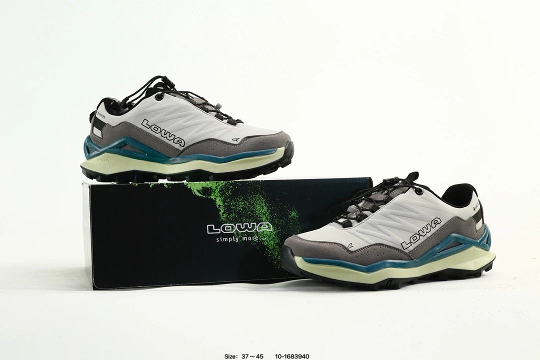GTX Hiking Sneakers Glacier Grey - Gallery Image 2 - Detailed View