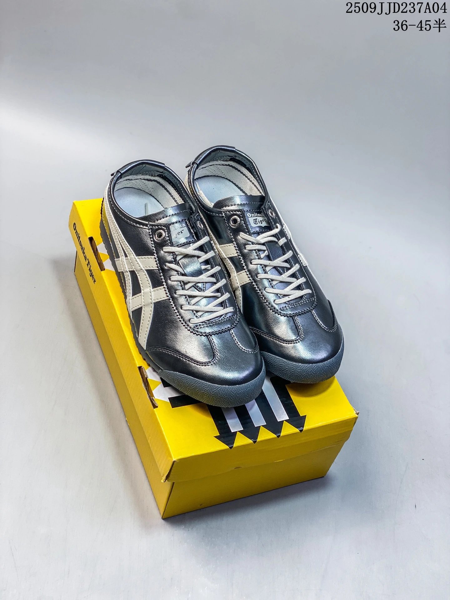 Onitsuka Tiger Mexico 66 Deluxe Black White - Gallery Image 6 - Detailed View
