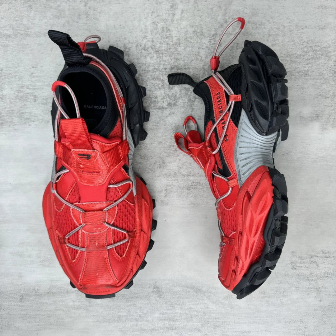Chunky Mesh Trail Running Sneakers Scarlet Red - Gallery Image 3 - Detailed View
