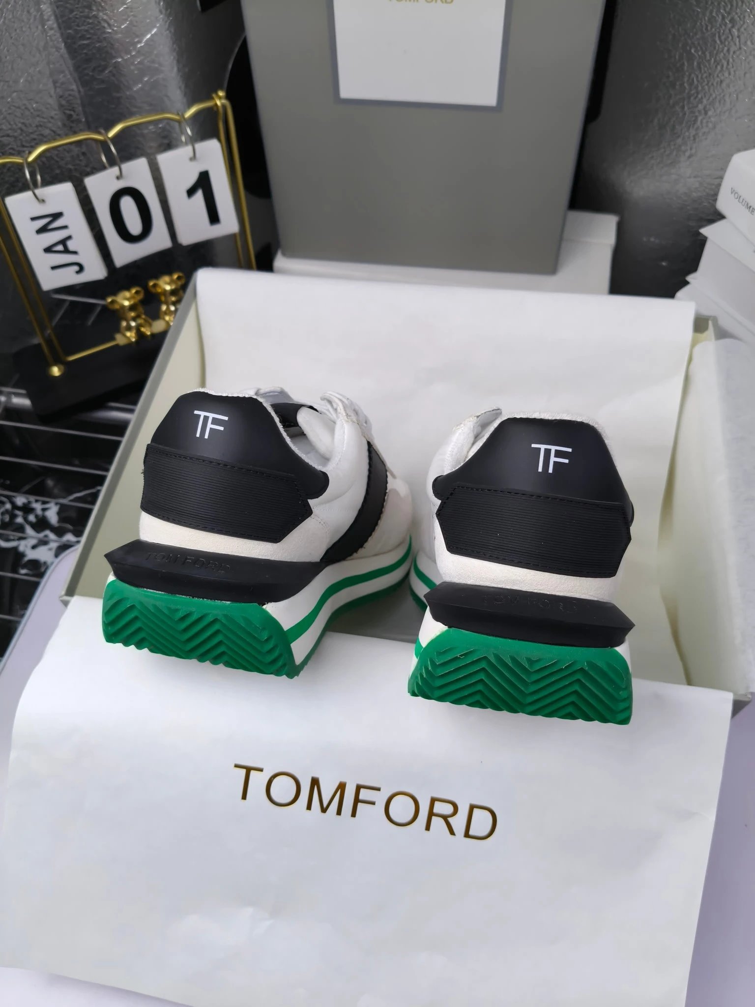 Retro Leather Platform Sneakers Emerald Green - Gallery Image 4 - Detailed View